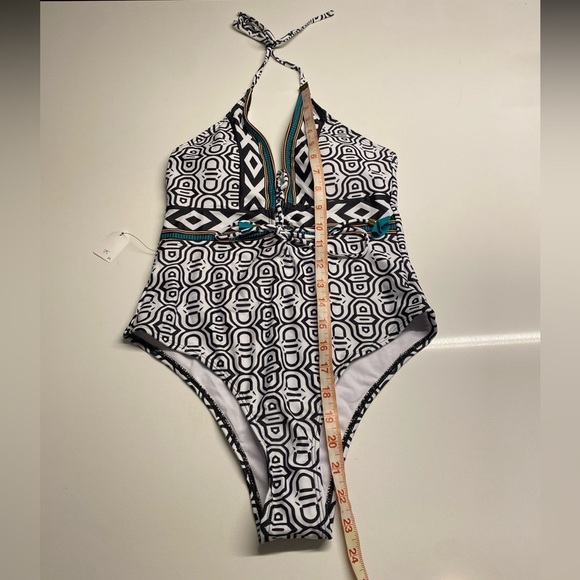 Black and white one piece swimsuit geometric design size medium NWT - Picture 11 of 11